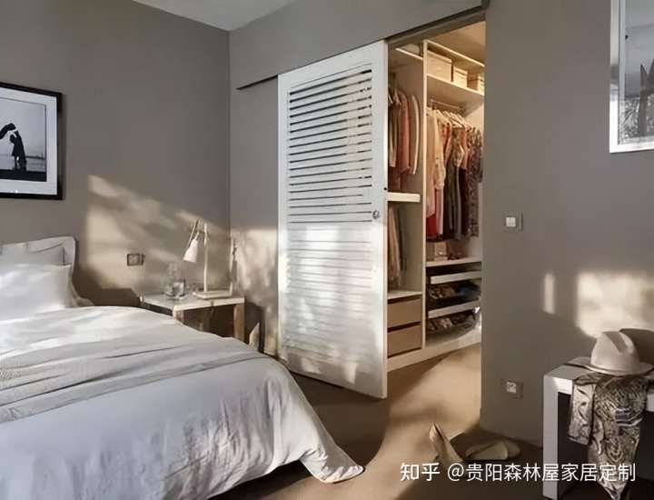 新房裝修，小戶型衣帽間怎么設(shè)計(jì)？教你4招輕松搞定