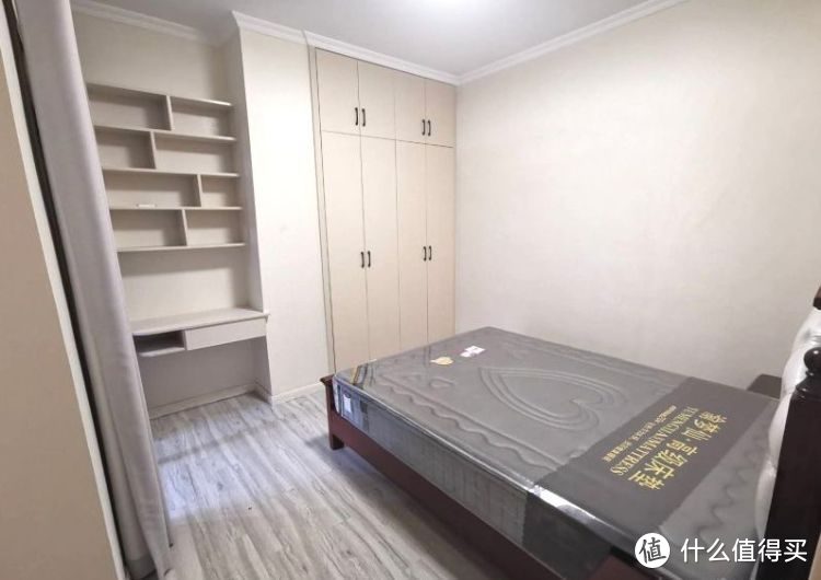 買不起別墅可以看看躍層，128㎡三室兩廳大躍層，堪稱空中別墅