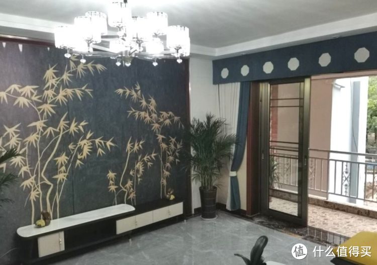 136㎡錯層大四房，優(yōu)雅的新中式裝修，衣柜里面裝廁所，誰見過？