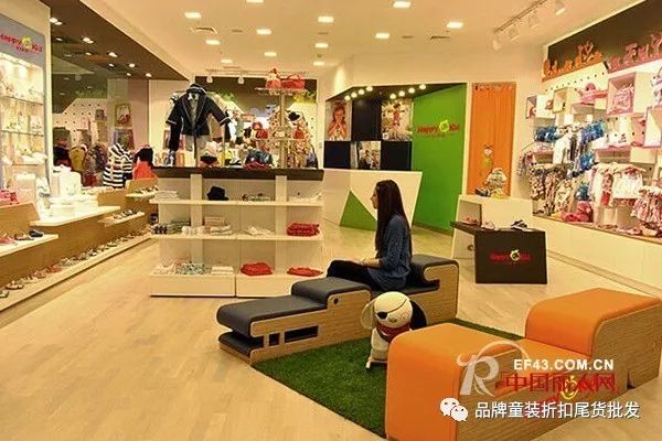 童裝店鋪裝修設(shè)計(jì)要點(diǎn)，怎樣裝修出特色店鋪！  品牌童裝尾貨一手貨源，幫你來裝修